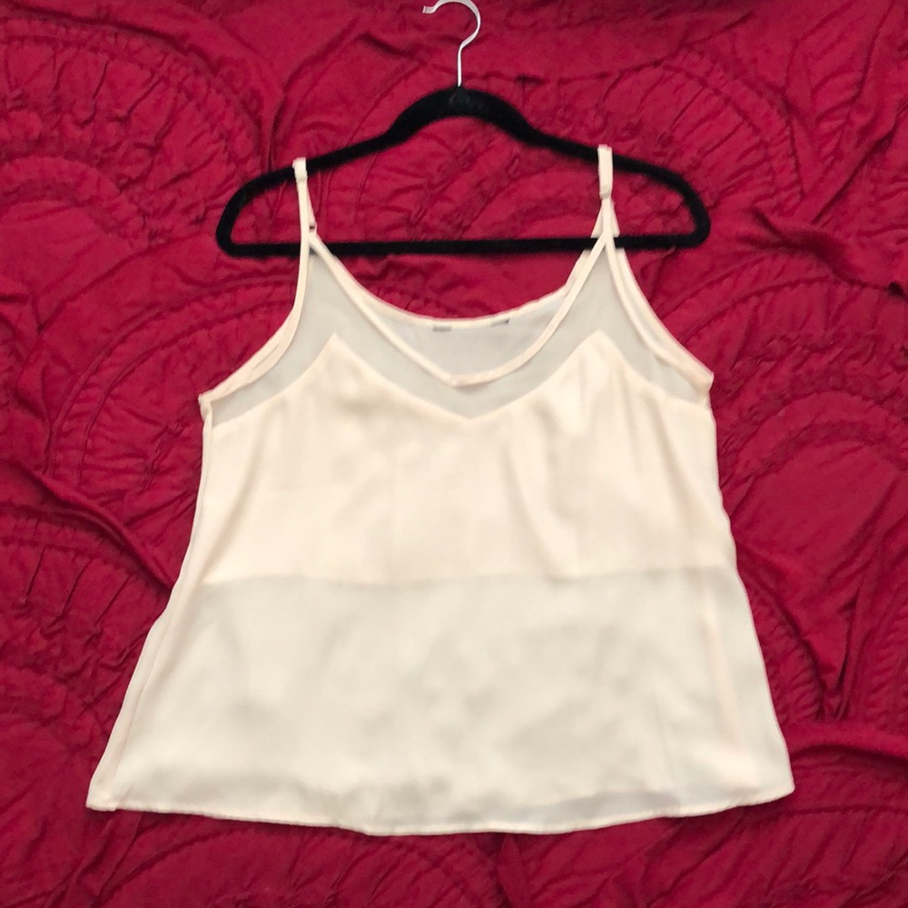 🌸Super cute blush camisole!🌸